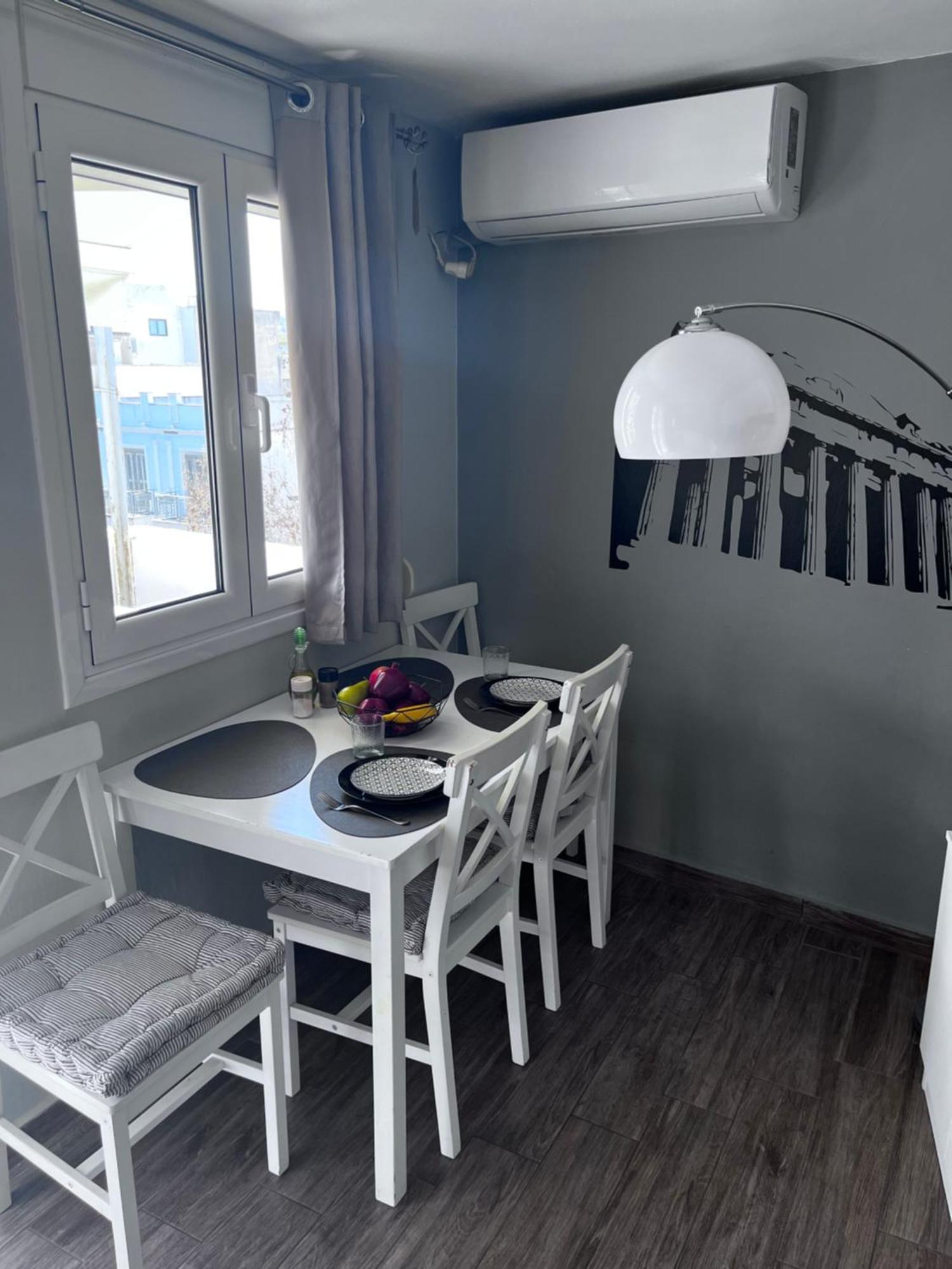 Cozy Studio Apartment In The Heart Of Atena Exterior foto